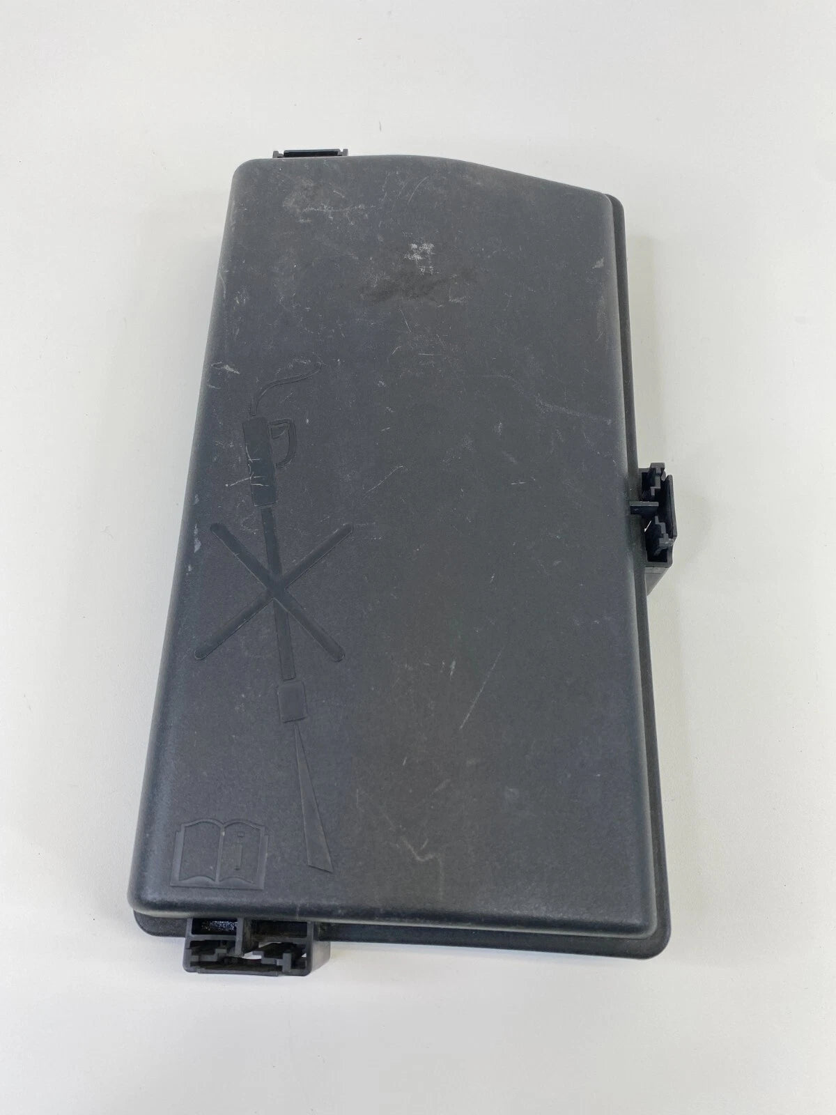 2011-2014 CHEVROLET CRUZE 1.4L ENGINE FUSE BOX RELAY COVER CAP 812461952 OEM
