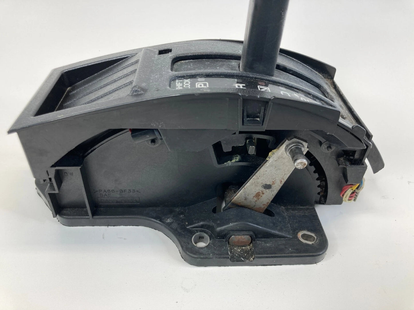 2001-2004 NISSAN PATHFINDER AUTOMATIC FLOOR GEAR SHIFT SHIFTER LEVER SELECTOR