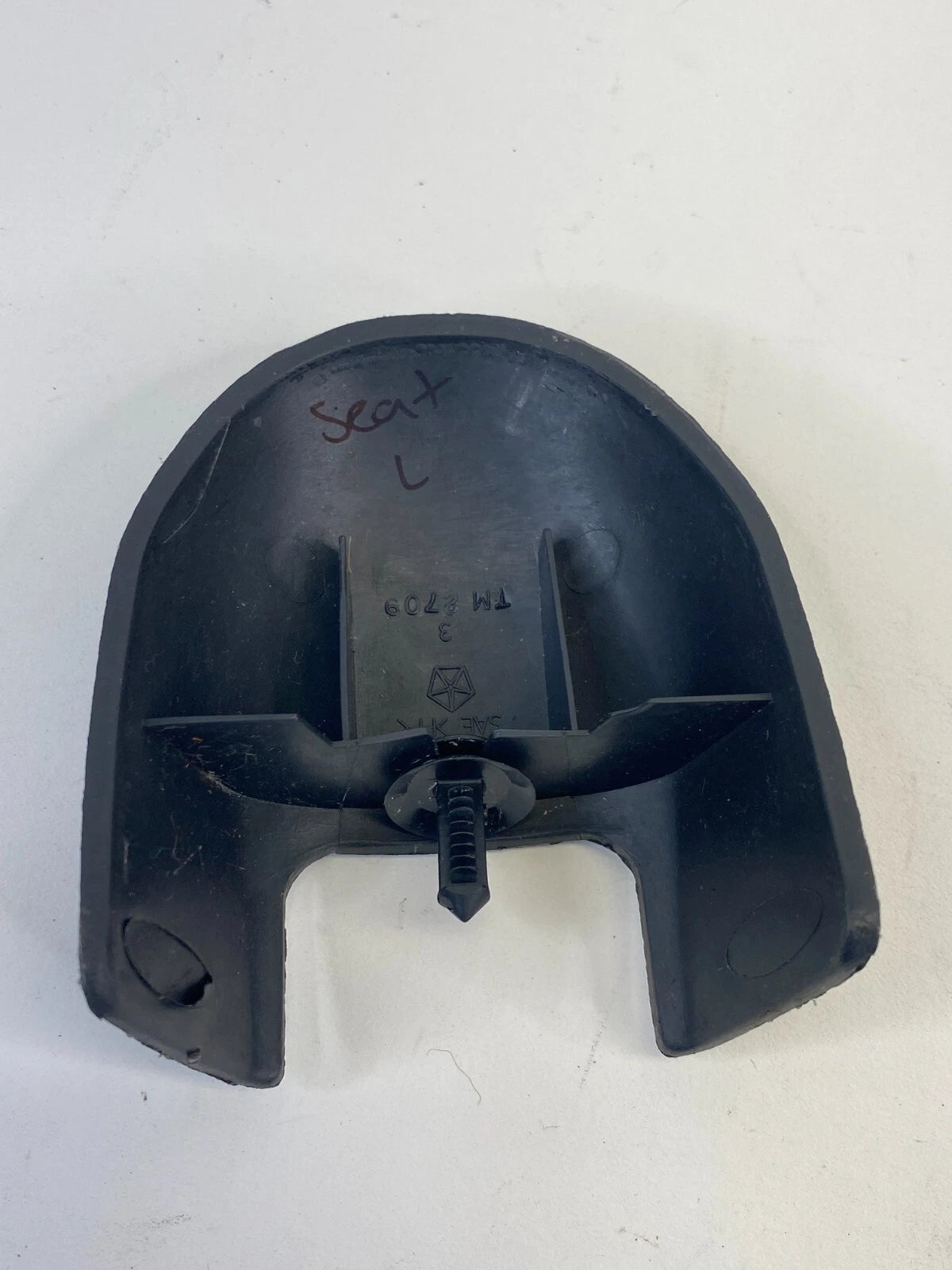 99-04 JEEP GRAND CHEROKEE FRONT LEFT SEAT TRACK END COVER TRIM CAP 5FZ19TRM OEM