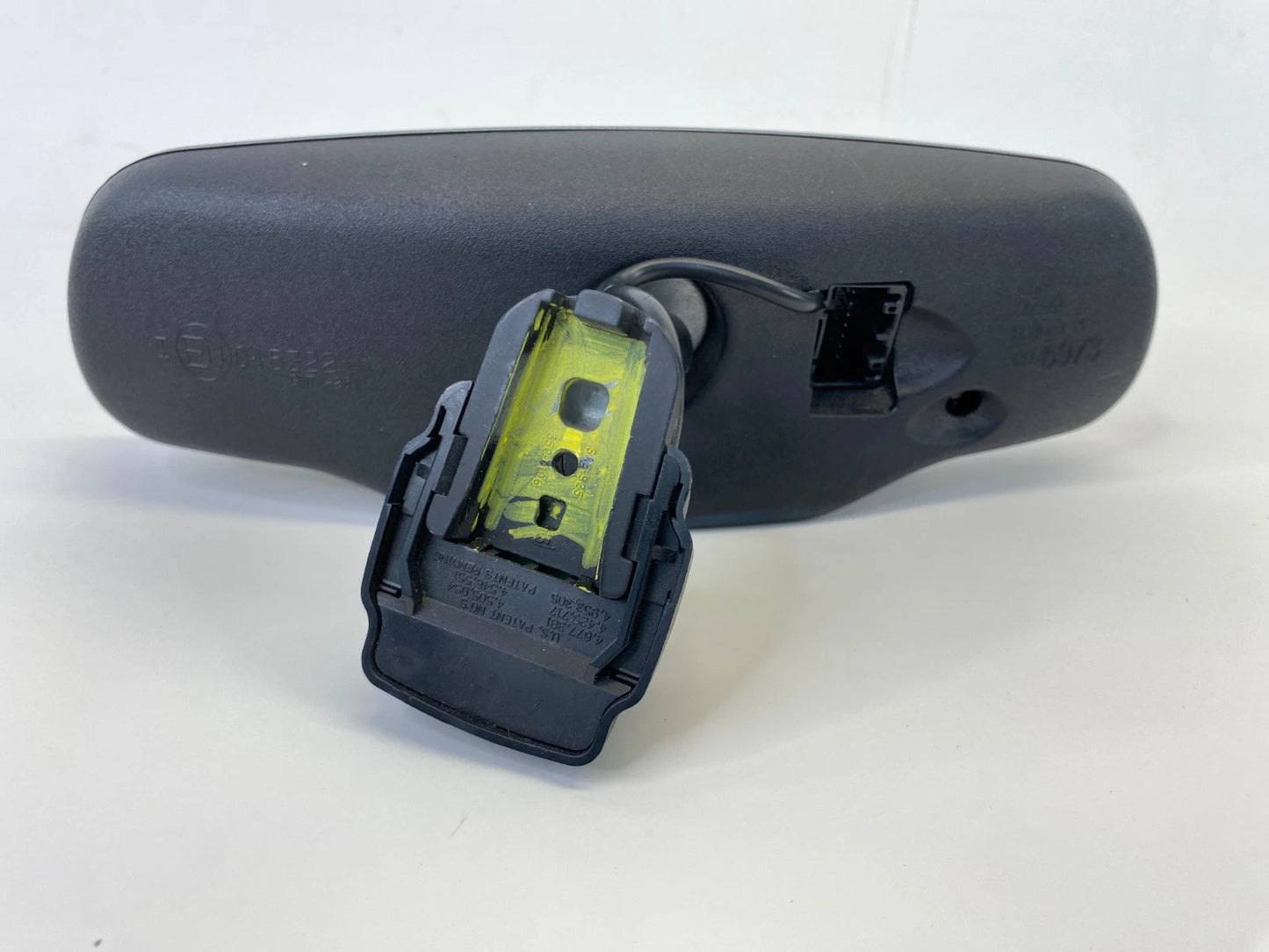 03-06 CHEVROLET TAHOE INNER REAR VIEW MIRROR AUTO DIMMING W/ ONSTAR 15176973 OEM