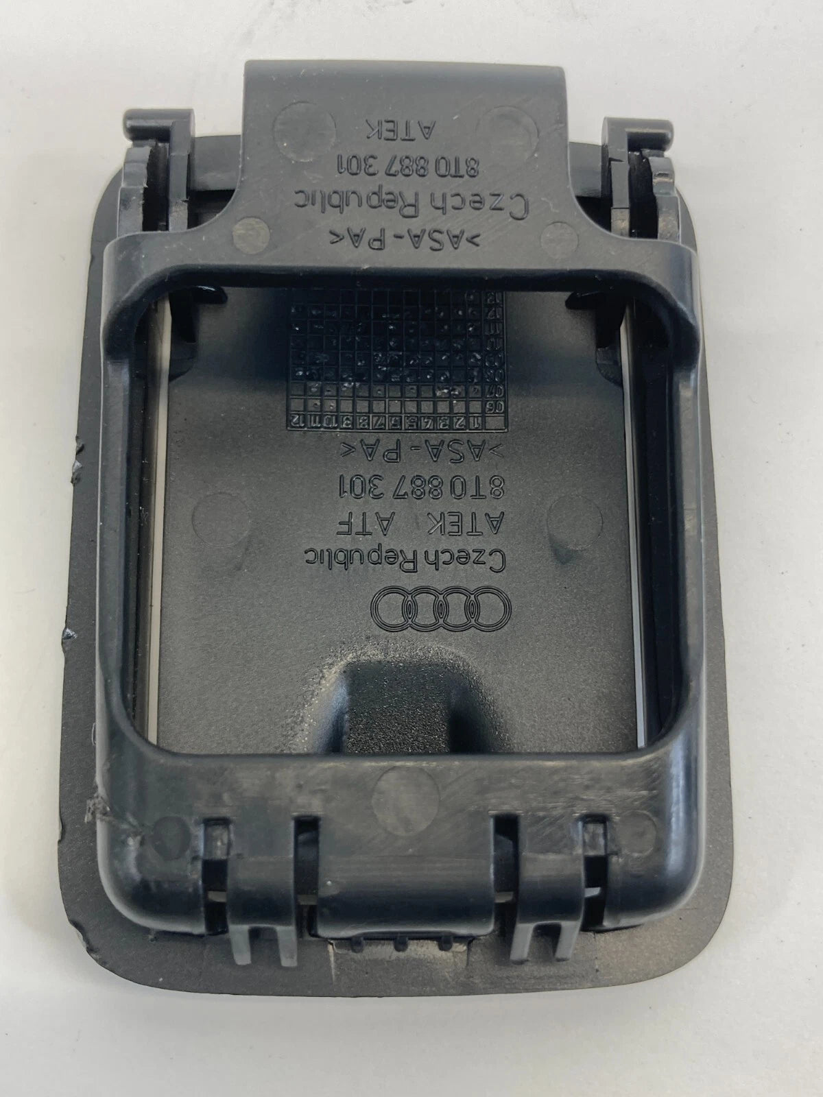 2013-2016 AUDI A4 CHILD RESTRAINT ANCHOR PLATE BEZEL HOOK COVER TRIM 8T0-887-301