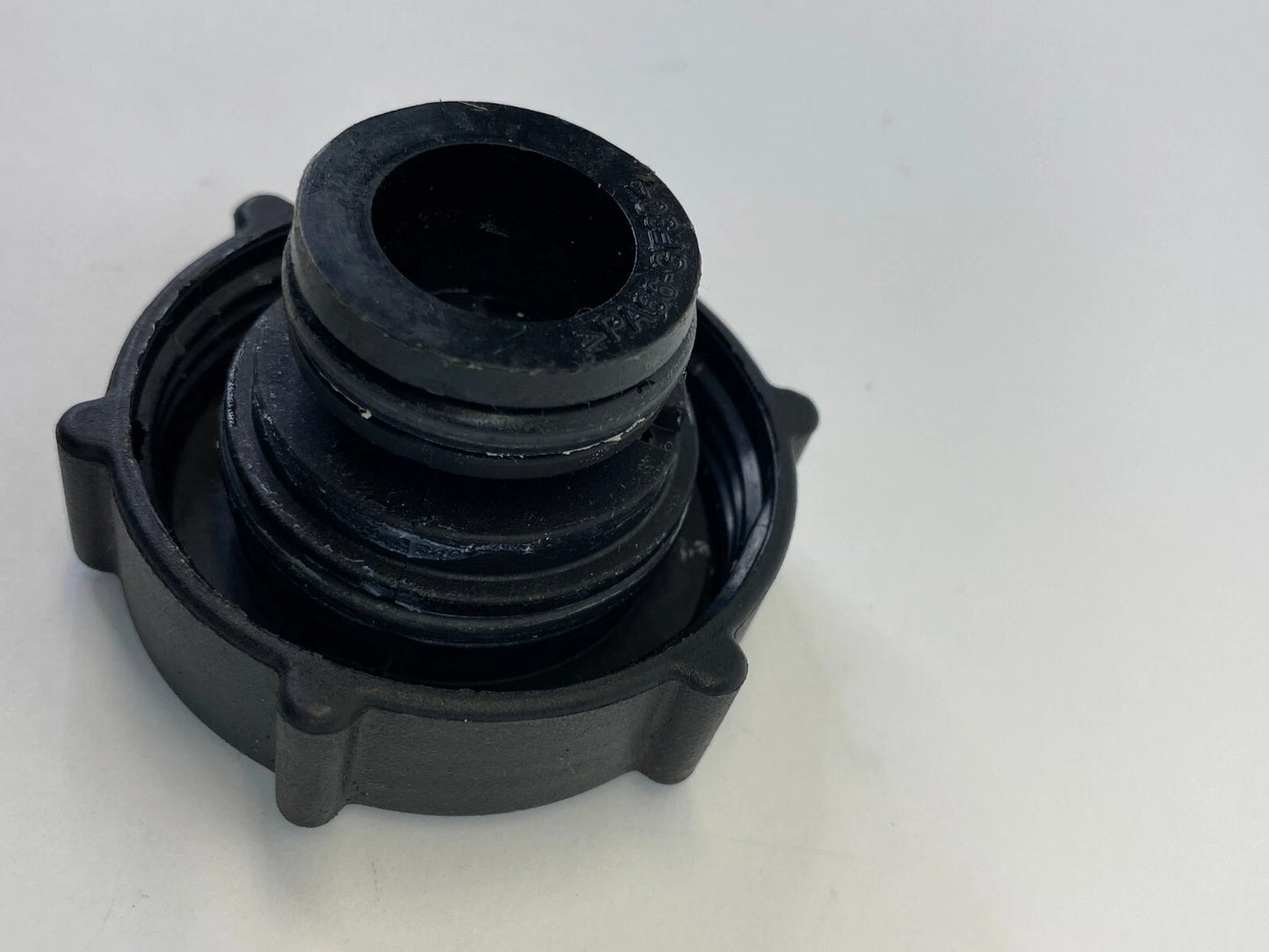 01-12 FORD ESCAPE RADIATOR ENGINE COOLANT RESERVOIR CAP LID COVER YL84-8100-AA