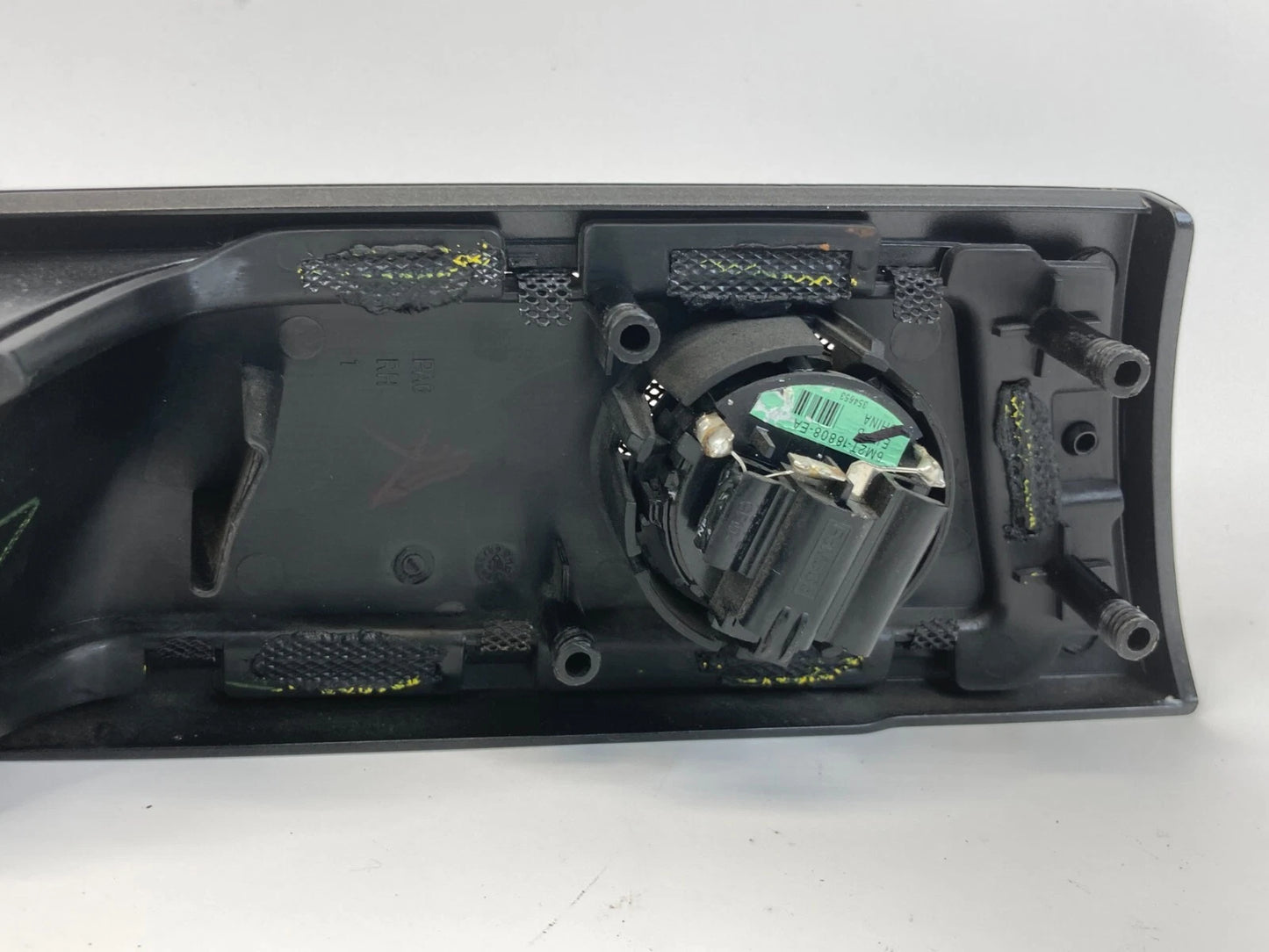 2017-2020 FORD FUSION REAR RIGHT BACK SIDE INTERIOR DOOR HANDLE W/ TWEETER OEM