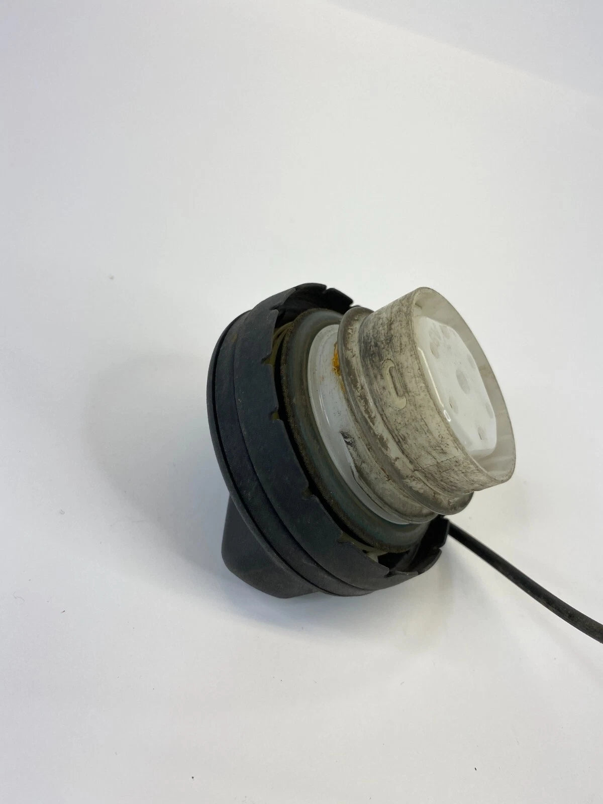 2010 2011 CADILLAC SRX 2011 GMC ACADIA BUICK ENCLAVE FUEL FILLER GAS TANK CAP