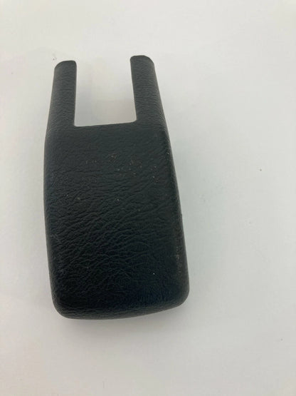 04-06 KIA AMANTI SEDAN FRONT RIGHT SIDE TRACK END COVER PANEL 88561-3F000 OEM