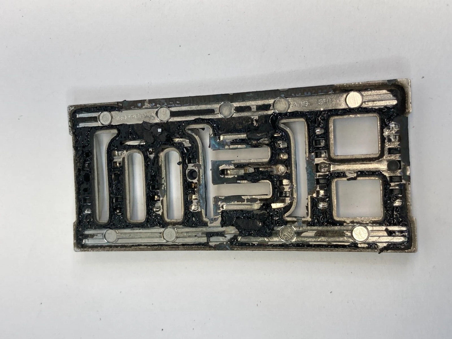 03-05 DODGE RAM 2500 5.7L HEMI MANGUM LEFT OR RIGHT EMBLEM NAMEPLATE 55077661AA