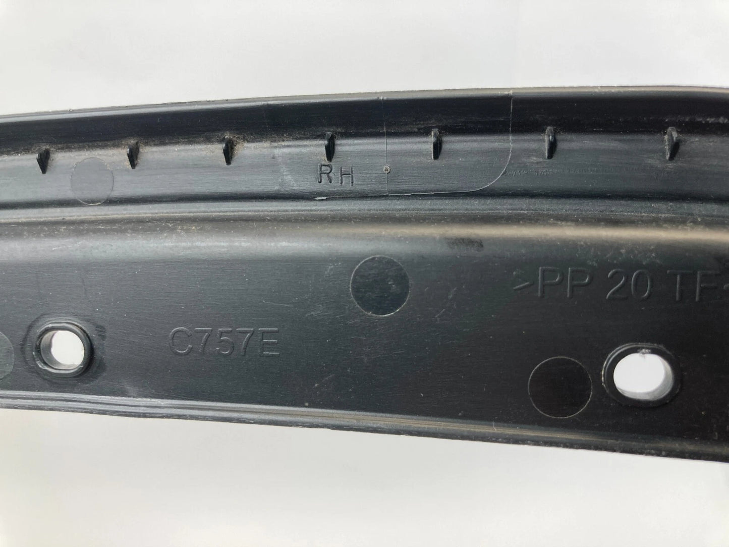 11-16 FORD ESCAPE REAR RIGHT LUGGAGE LIFTGATE TRIM COVER BEZEL CJ54-S406A76-AC