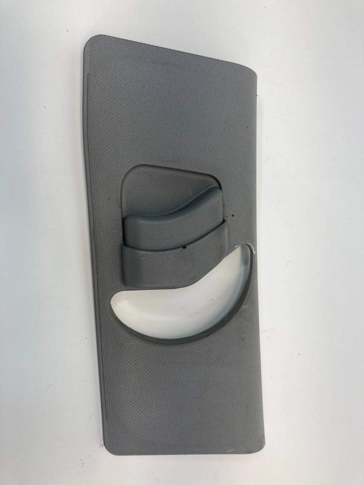 12-17 HYUNDAI ACCENT SEDAN 4-DR FRONT LEFT SEAT BELT ADJUSTER COVER 85832-1R020