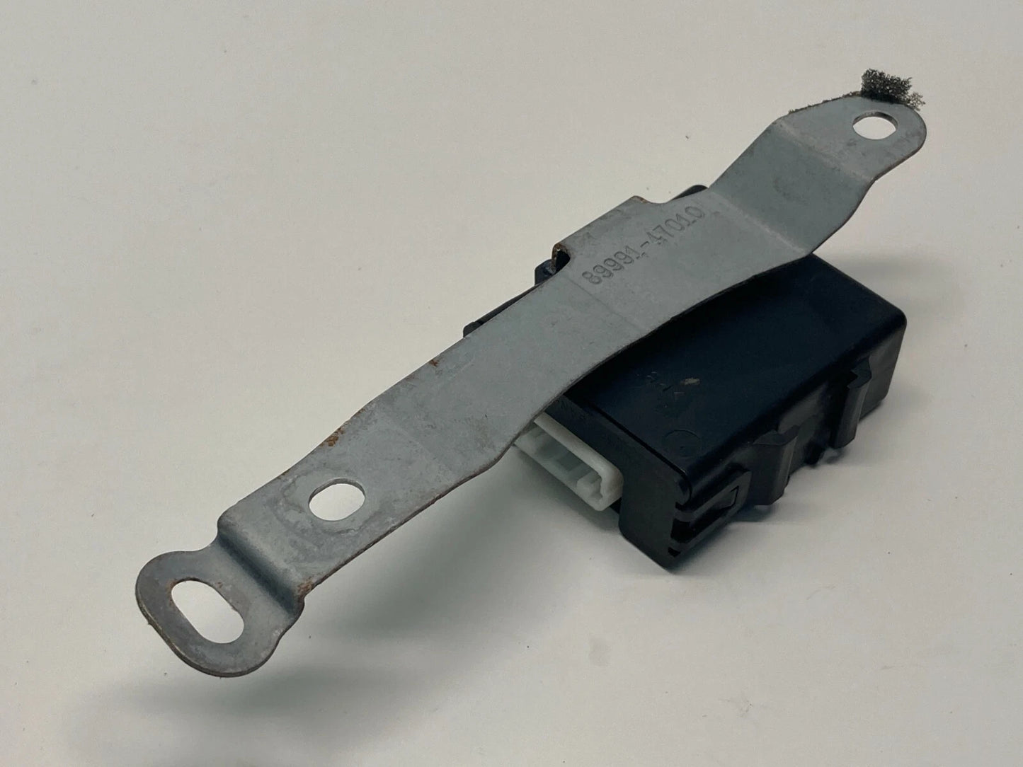 2004-2009 TOYOTA PRIUS OSCILLATOR DOOR LOCK CONTROL MODULE UNIT 89991-47010 OEM