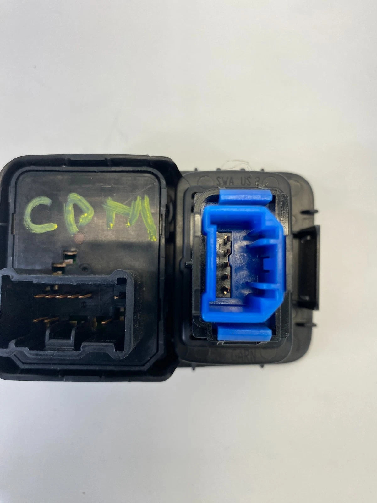 2007-2011 HONDA CR-V POWER MIRROR CONTROL SWITCH AND VSA OFF BUTTON BEZEL OEM