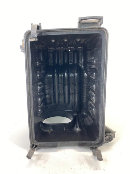 2007-2009 HYUNDAI SANTA FE 3.3L AIR INTAKE CLEANER BOX LOWER COVER 28112-2B000