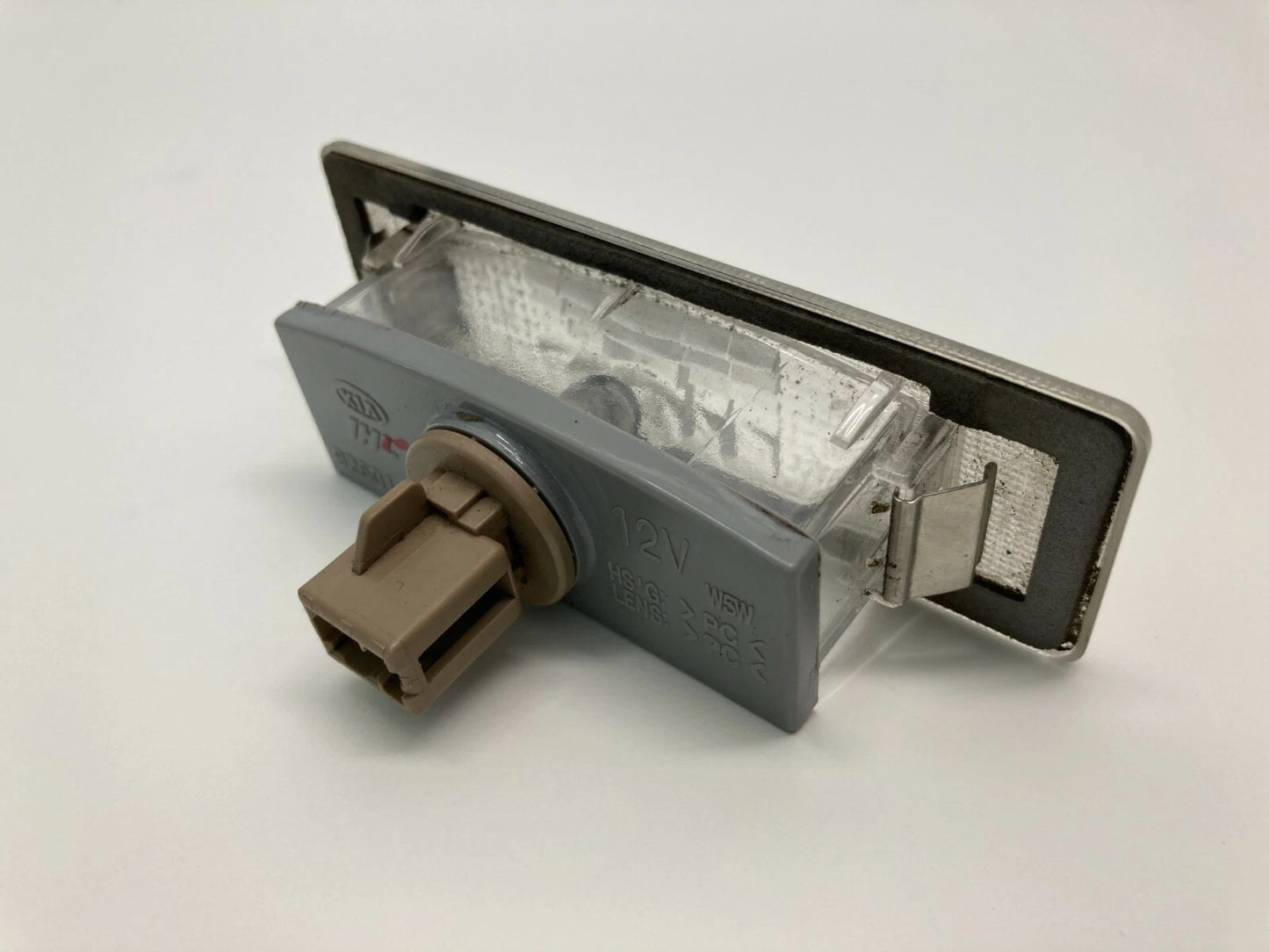 2011-2015 KIA OPTIMA HYBRID LEFT LICENSE PLATE LIGHT LAMP ASSEMBLY 92501-2G0 OEM