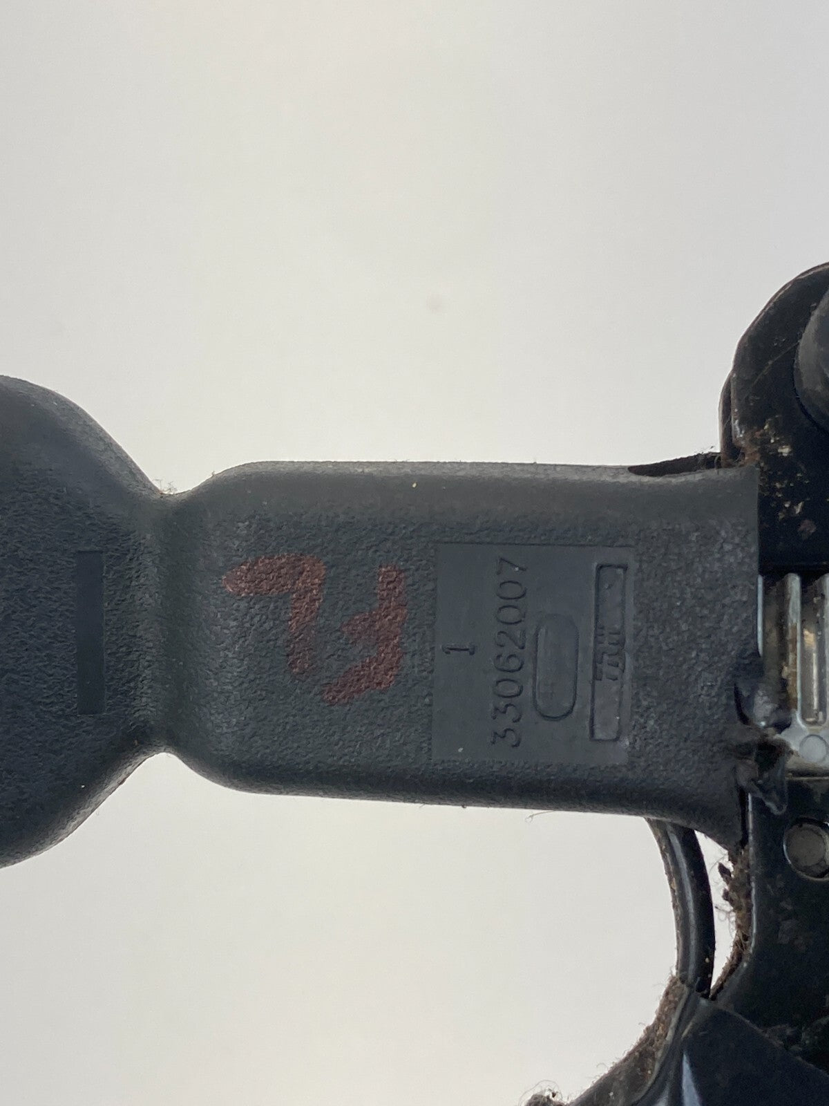 11-16 Chrysler Town & Country Front Left Side Seat Belt Buckle 1DF311X9AB OEM