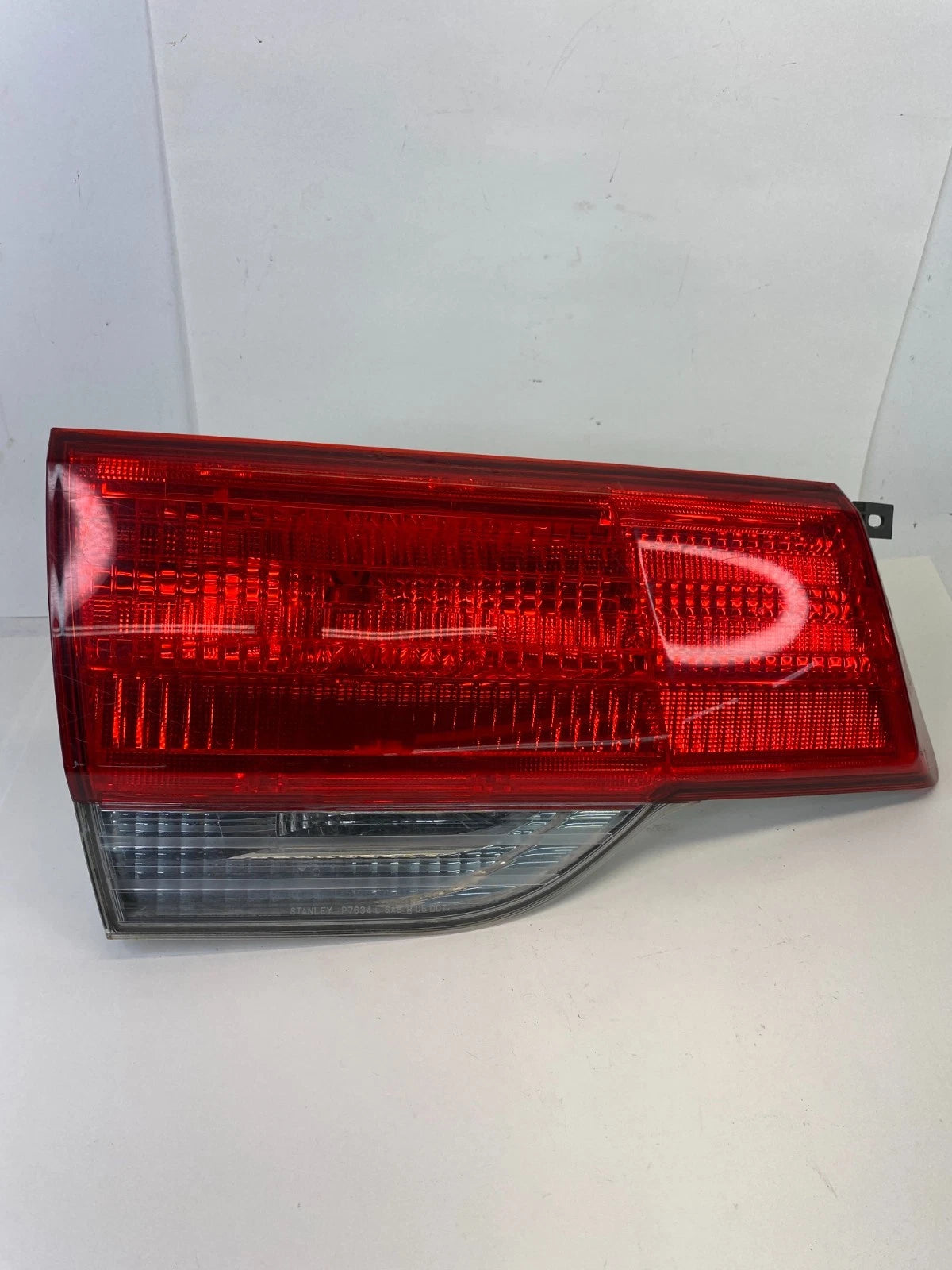 2005-2007 HONDA ODYSSEY LX LEFT DRIVER SIDE INNER TAIL LIGHT REAR LAMP OEM