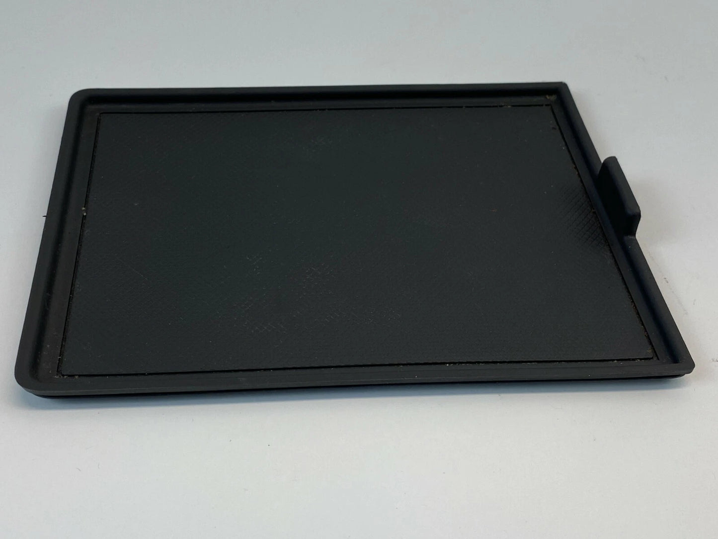 2005 2006 SATURN RELAY FRONT CENTER CONSOLE COMPARTMENT MAT TRIM INSERT OEM