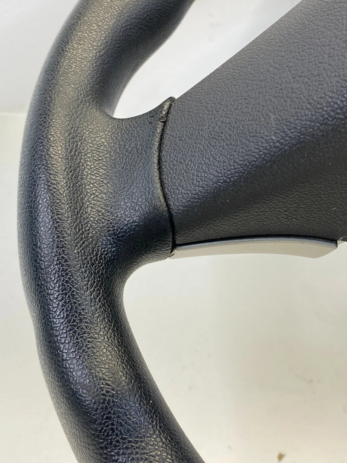 2006-2011 CHEVROLET HHR STEERING WHEEL WITH CRUISE CONTROL 25816507 OEM