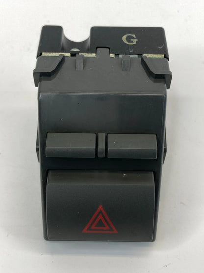07-11 TOYOTA CAMRY CENTER DASH EMERGENCY HAZARD LIGHT WARNING SWITCH 84332-33080