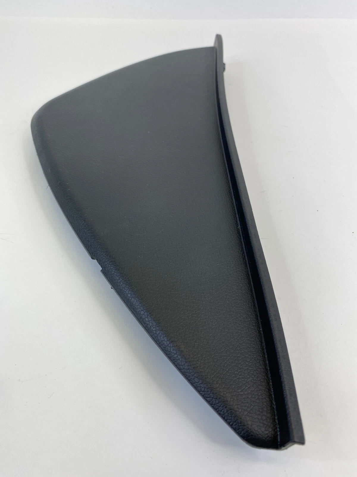 2011-2014 HYUNDAI SONATA RIGHT SIDE DASH END CAP COVER TRIM PANEL 84767-3S000