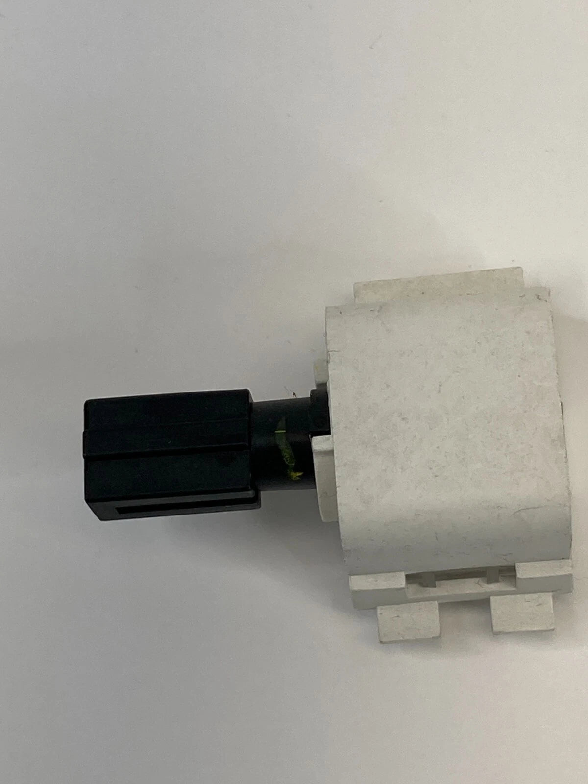 2007 2008 INFINITI G35 SEDAN GLOVE BOX LAMP LIGHT SENSOR OEM