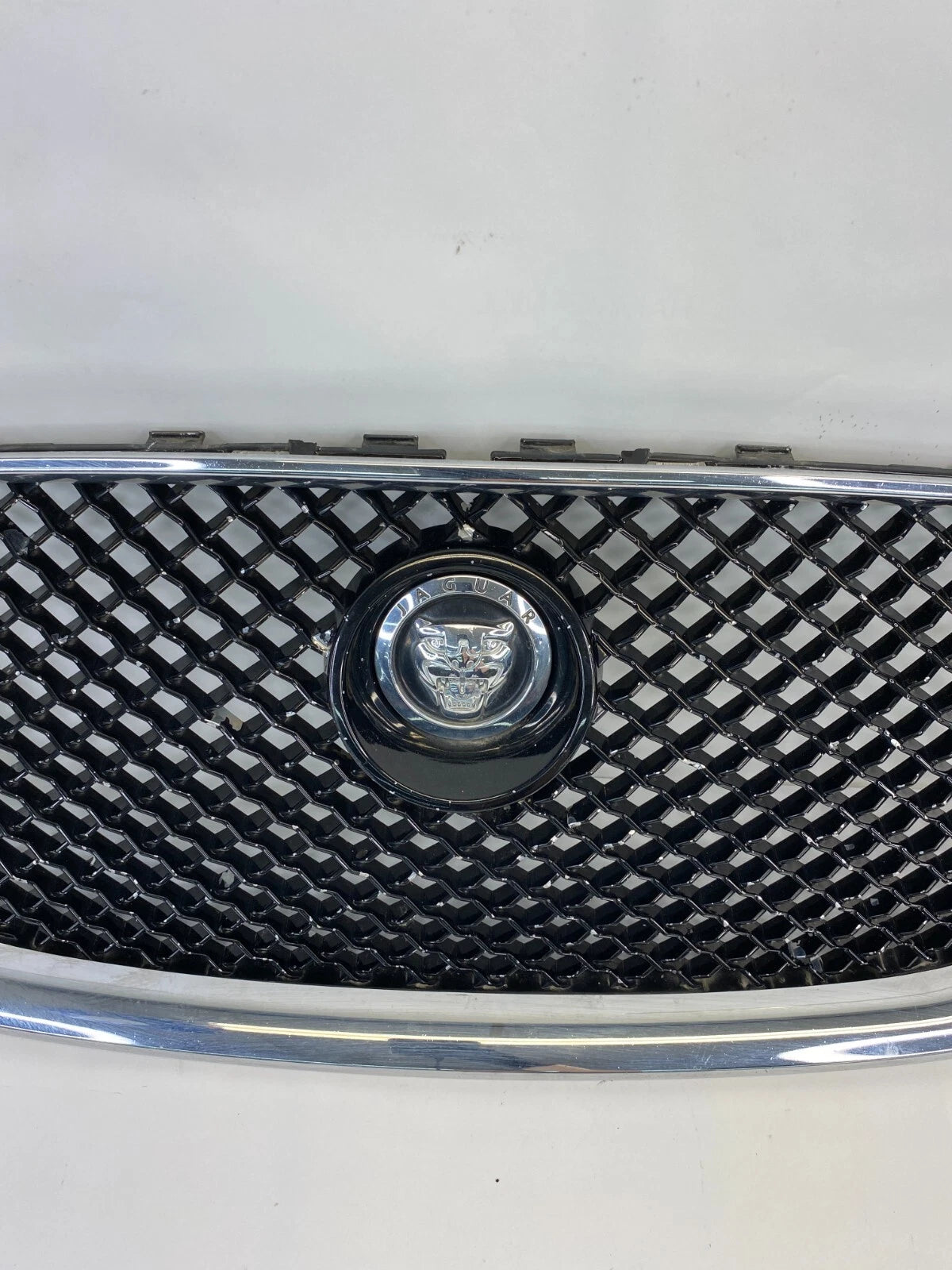2009-2011 JAGUAR XF SEDAN FRONT BUMPER UPPER GRILL GRILLE CHROME 8X23-018K28-AA