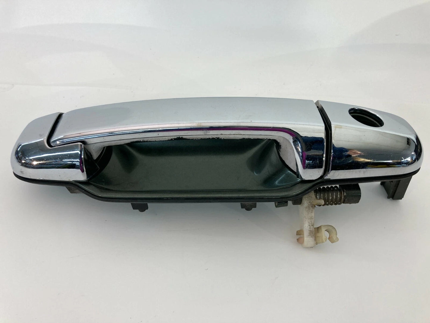 2003-2006 KIA SORENTO FRONT RIGHT PASSENGER EXTERIOR DOOR HANDLE ASSEMBLY OEM