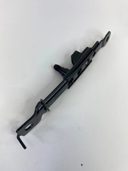 2007-2009 HYUNDAI SANTA FE RIGHT PASSENGER SIDE SEAT BELT HEIGHT ADJUSTER OEM