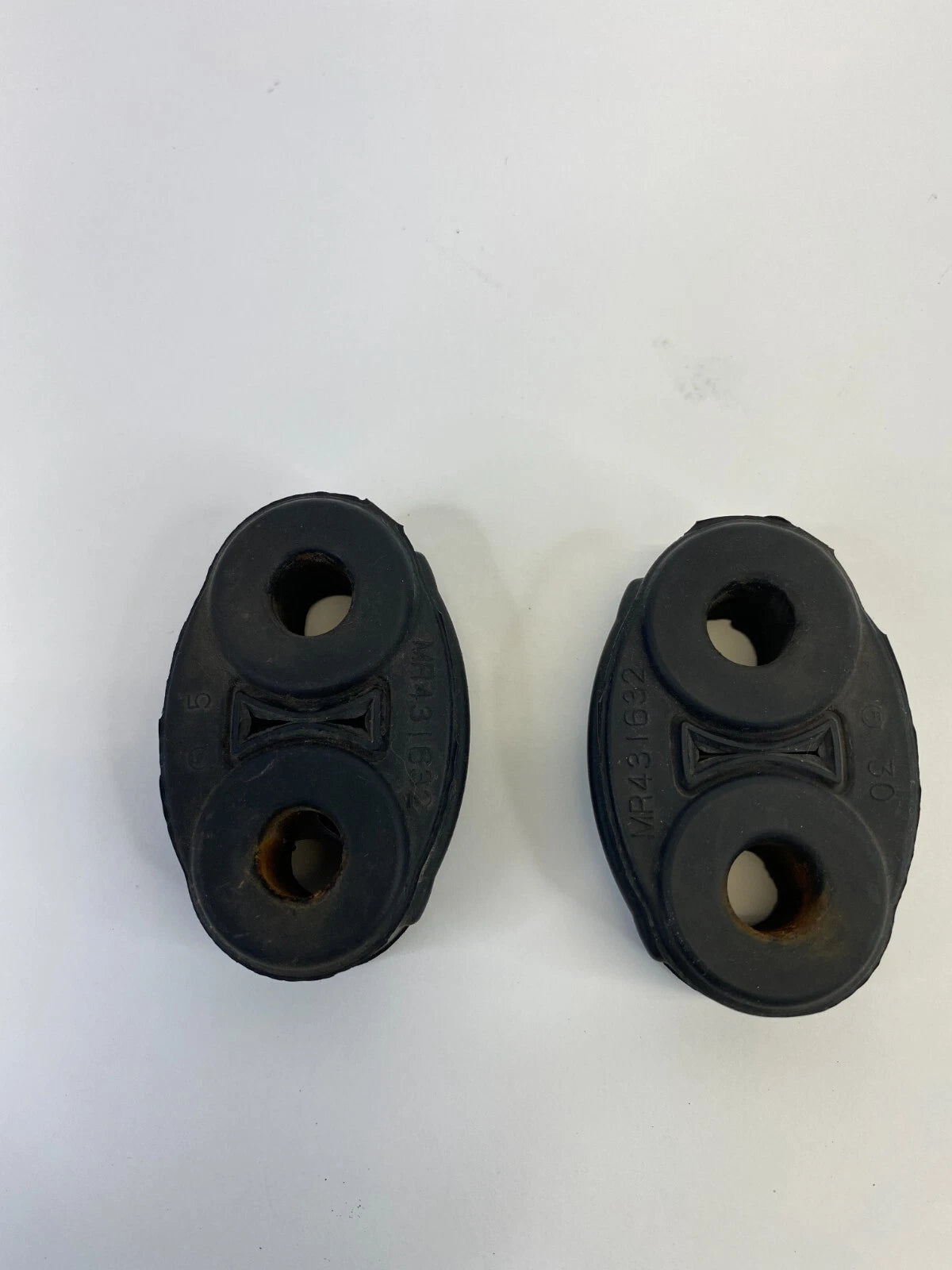 2008-2015 MITSUBISHI LANCER EXHAUST INTER-COOLER HANGER RUBBER MOUNT MR431632