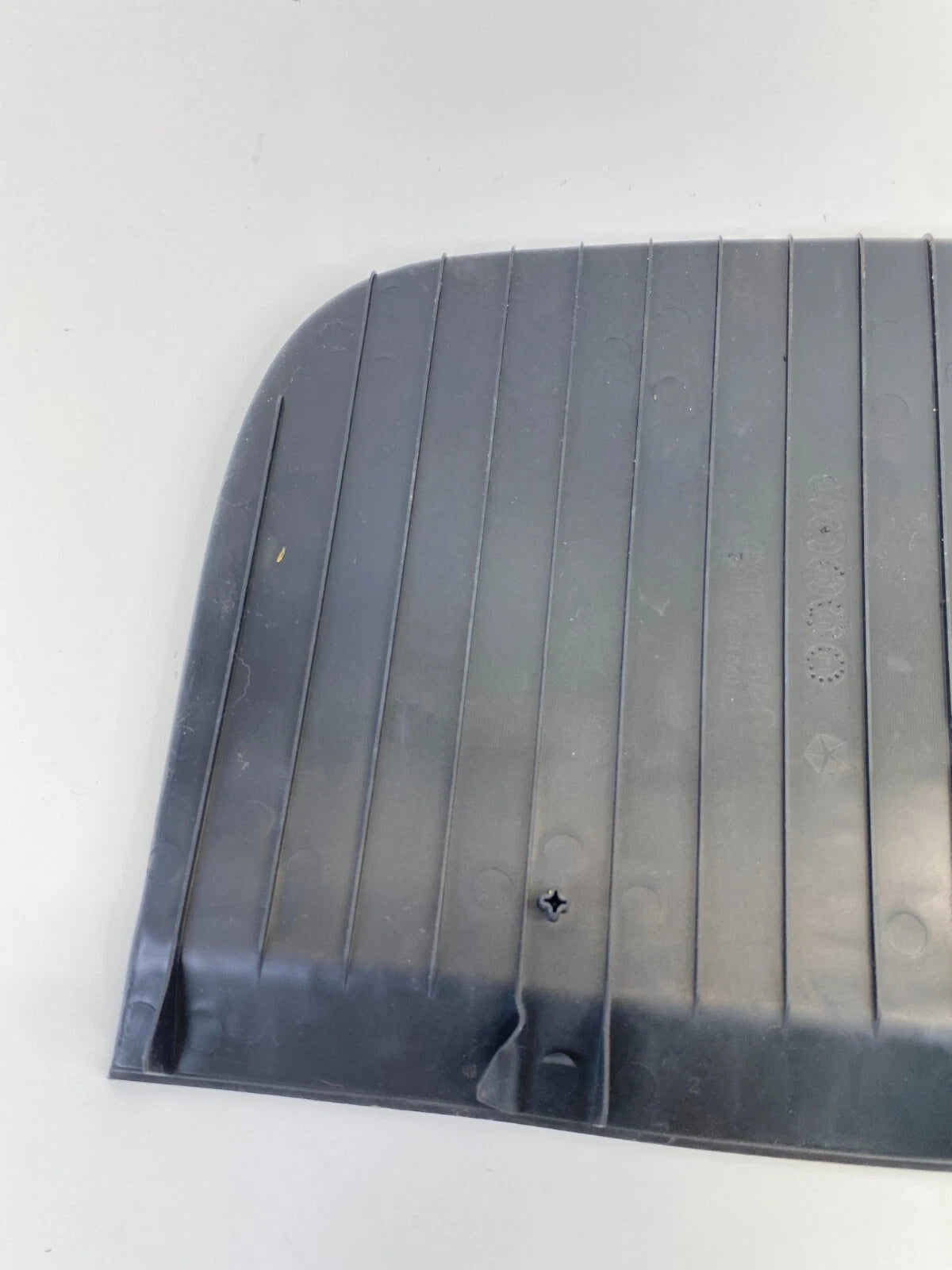 11-16 CHRYSLER TOWN & COUNTRY DASH GLOVE BOX RUBBER MAT LINER COVER L0201525 OEM