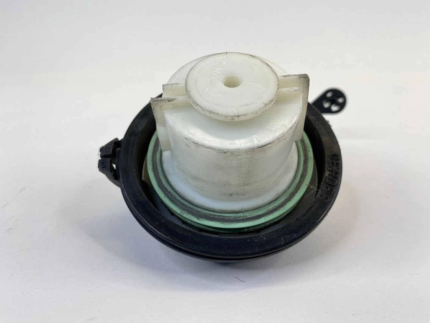 2004-2009 CADILLAC SRX FUEL FILLER GAS TANK CAP LID COVER OEM
