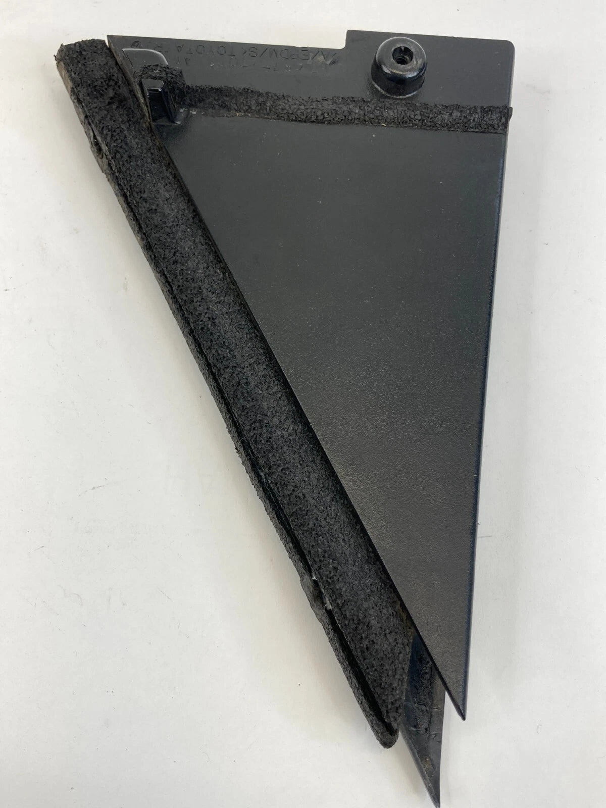 04-09 TOYOTA PRIUS REAR RIGHT SIDE DOOR INTERIOR CORNER COVER 67487-47031 OEM