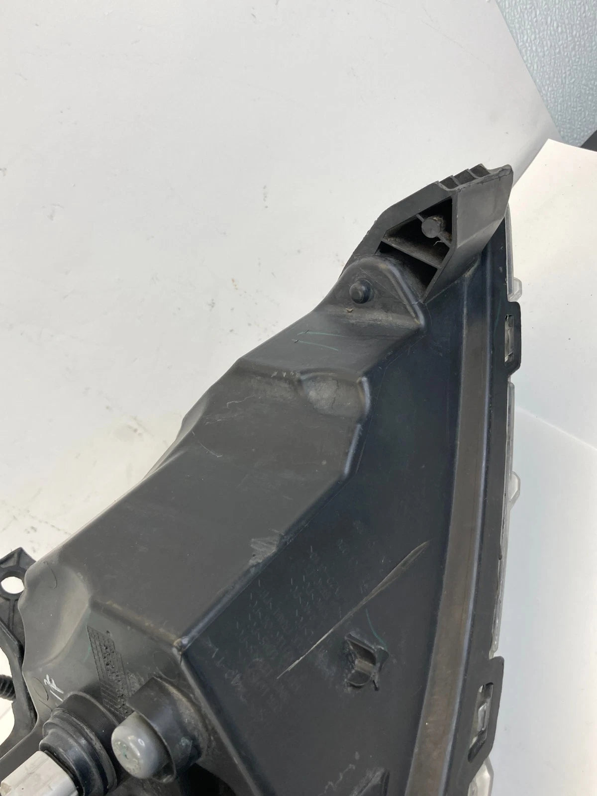 2013-2015 Dodge Dart Right Passenger Side Headlight Headlamp Halogen 68085140AK