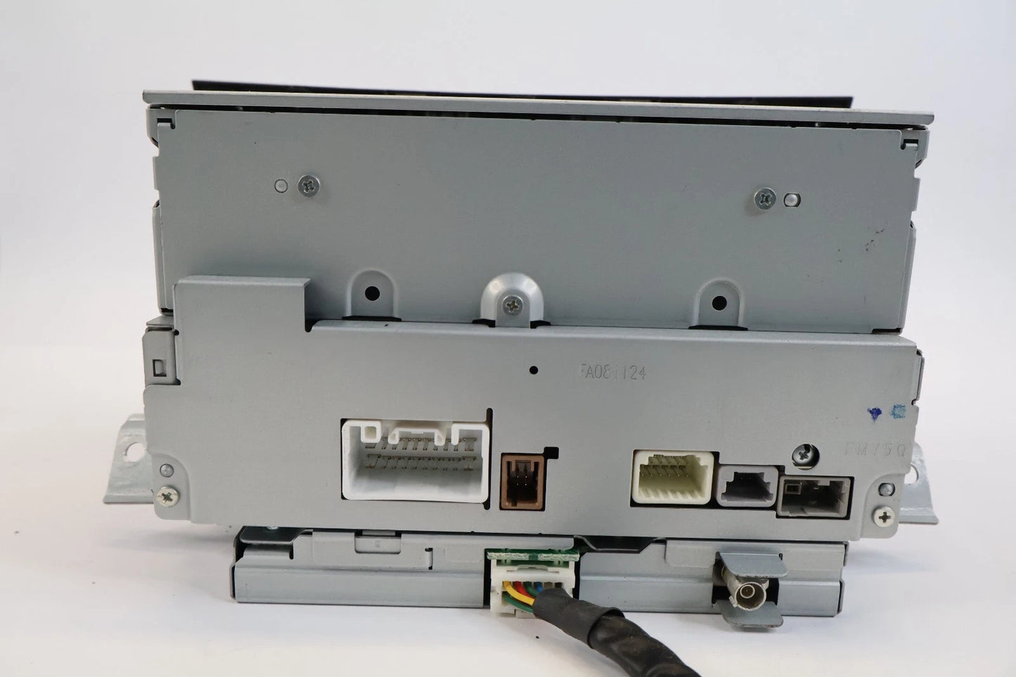 2010-2013 SUZUKI KIZASHI AM FM RADIO RECEIVER CD MP3 PLAYER 39101-57LL1 OEM