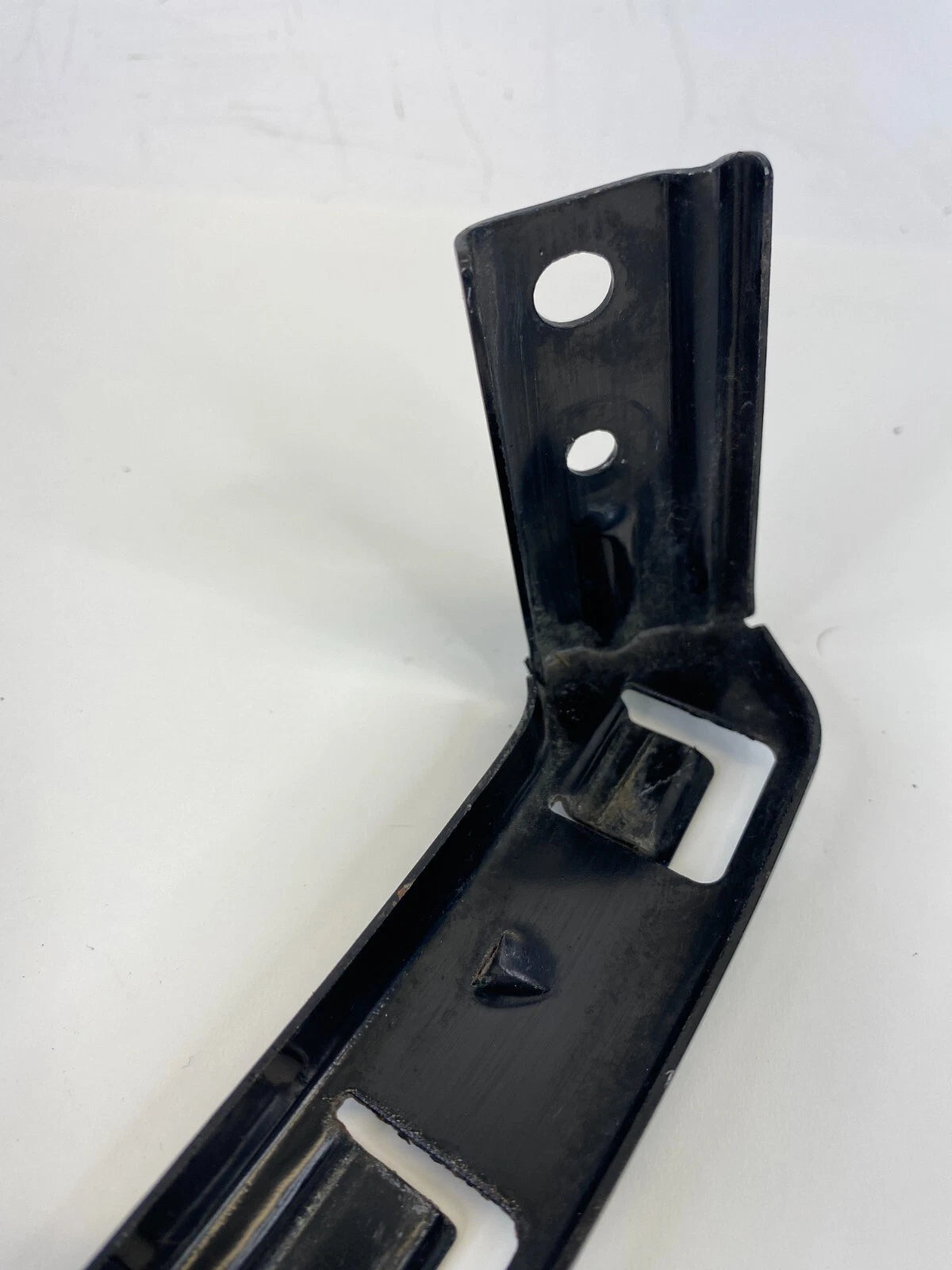 2014-2016 KIA FORTE FRONT RIGHT BUMPER RETAINER BRACKET MOUNT HOLDER OEM FACTORY