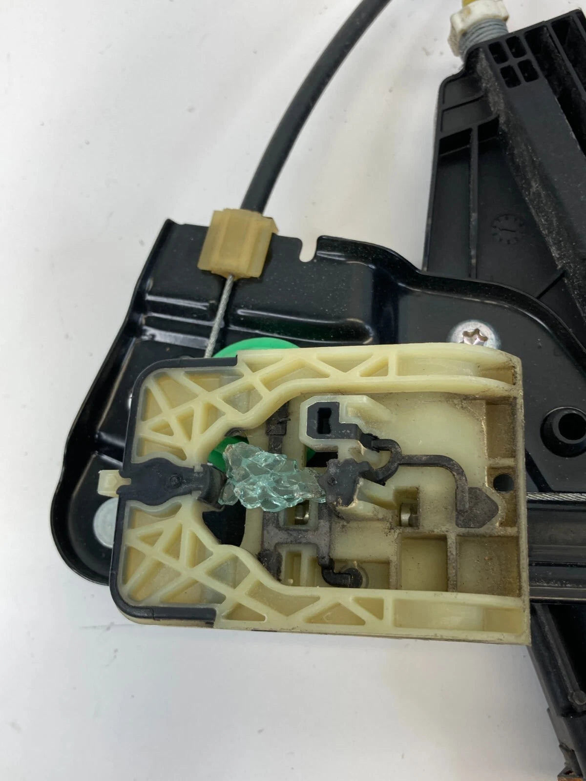 2013-2020 FORD FUSION FRONT LEFT DRIVER DOOR WINDOW MOTOR W/ REGULATOR C11226101