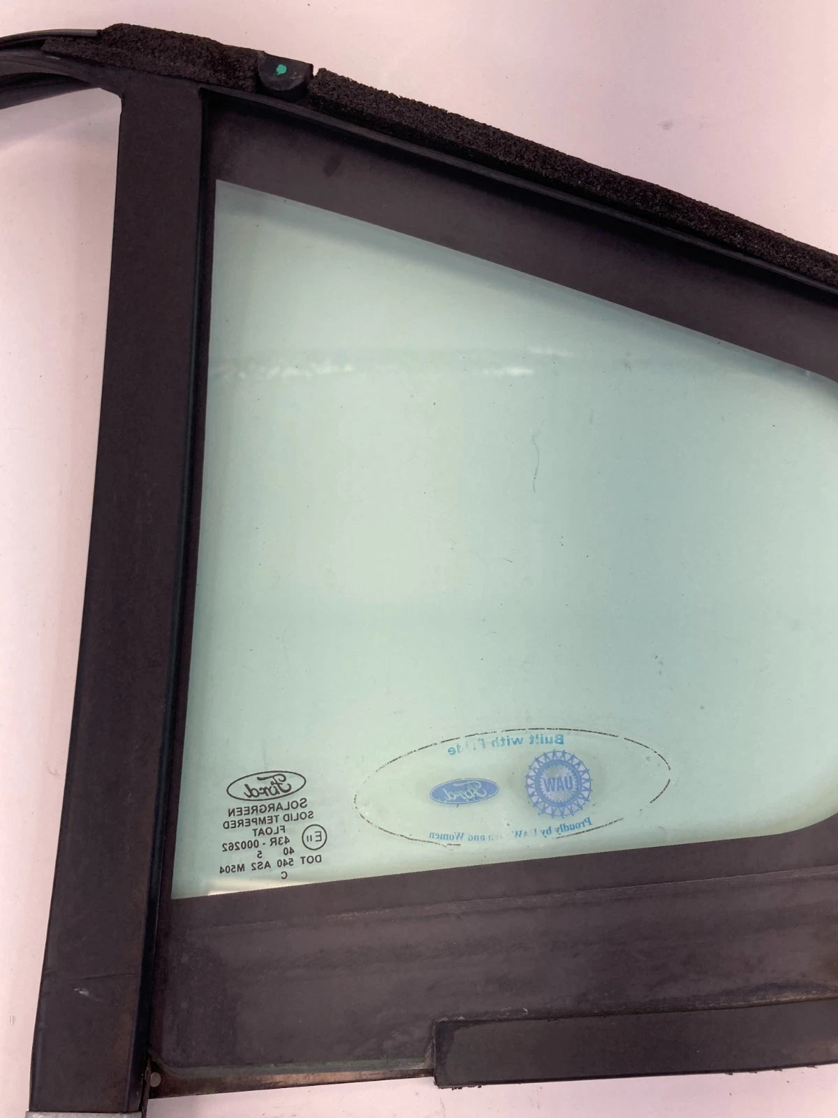 2013-2019 FORD INTERCEPTOR UTILITY REAR RIGHT DOOR QUARTER VENT WINDOW GLASS OEM
