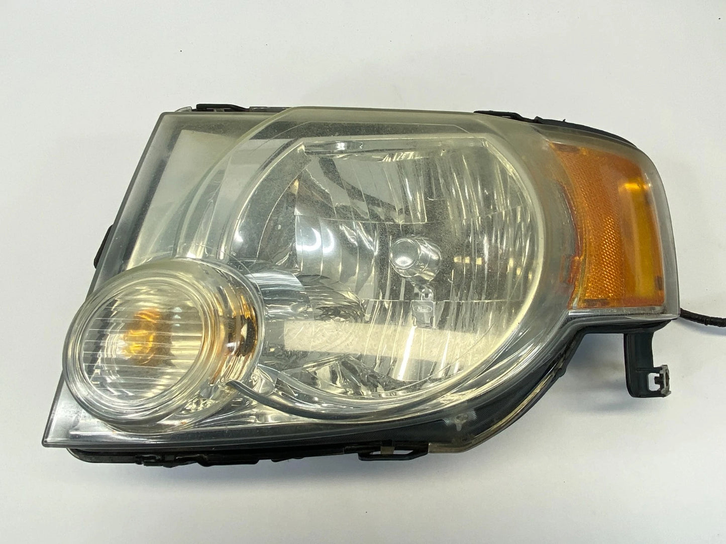 2007-2012 FORD ESCAPE FRONT LEFT DRIVER HEADLIGHT LENS UNIT 9L84-13006-A OEM
