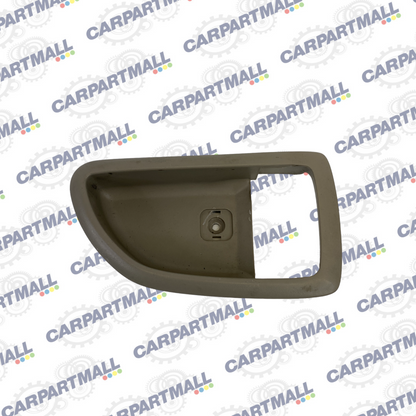 2003-2009 Kia Sorento Front Right Side Inner Door Handle Bezel Trim 82622-3E000