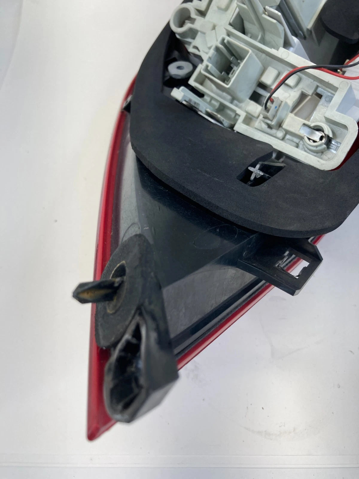 11-18 Volvo S60 Sedan Right Side Tail Light Outer Quarter Taillight 30796268 OEM