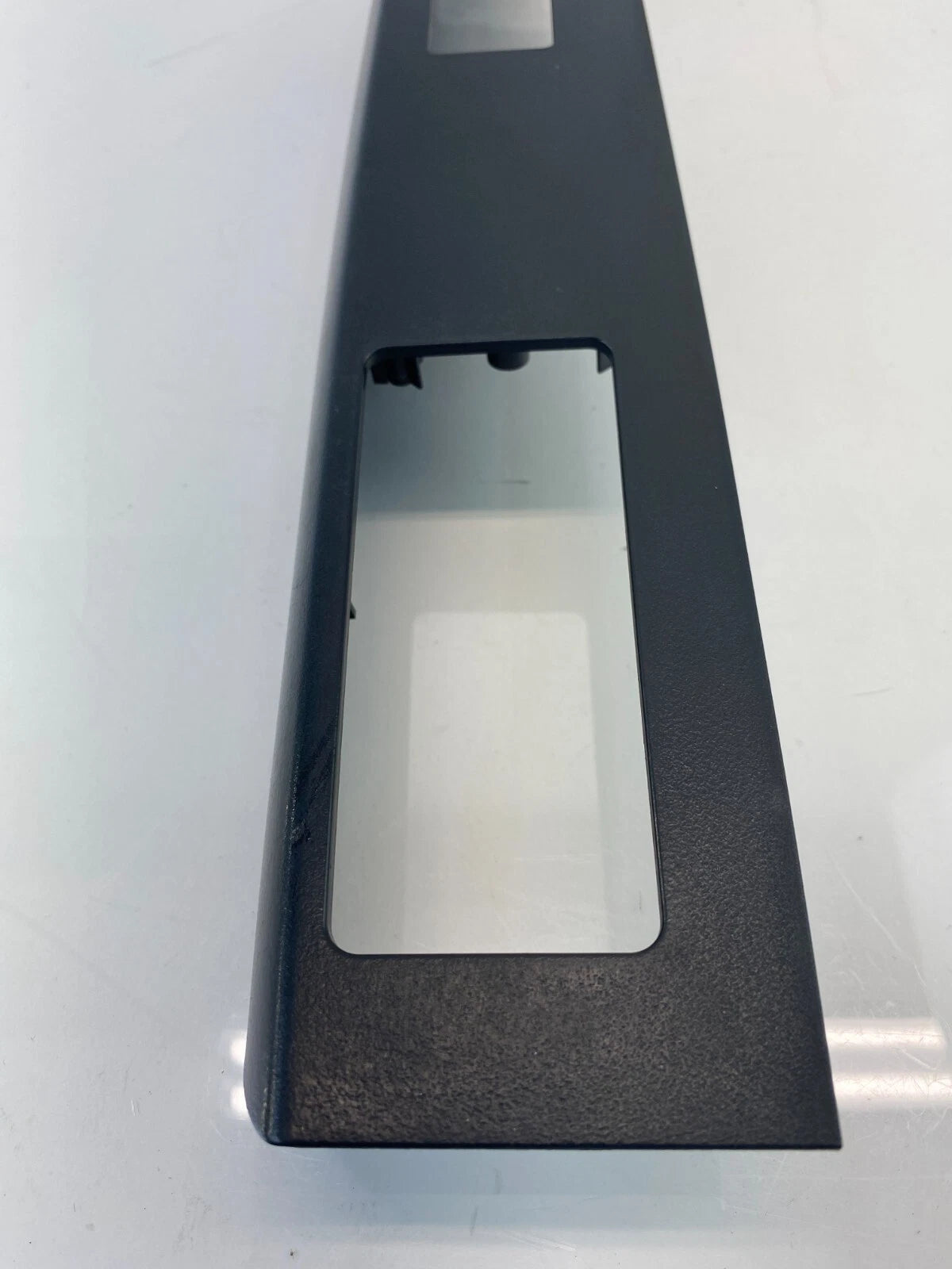2007-2010 JEEP PATRIOT FRONT RIGHT PASSENGER SIDE DOOR WINDOW SWITCH BEZEL TRIM