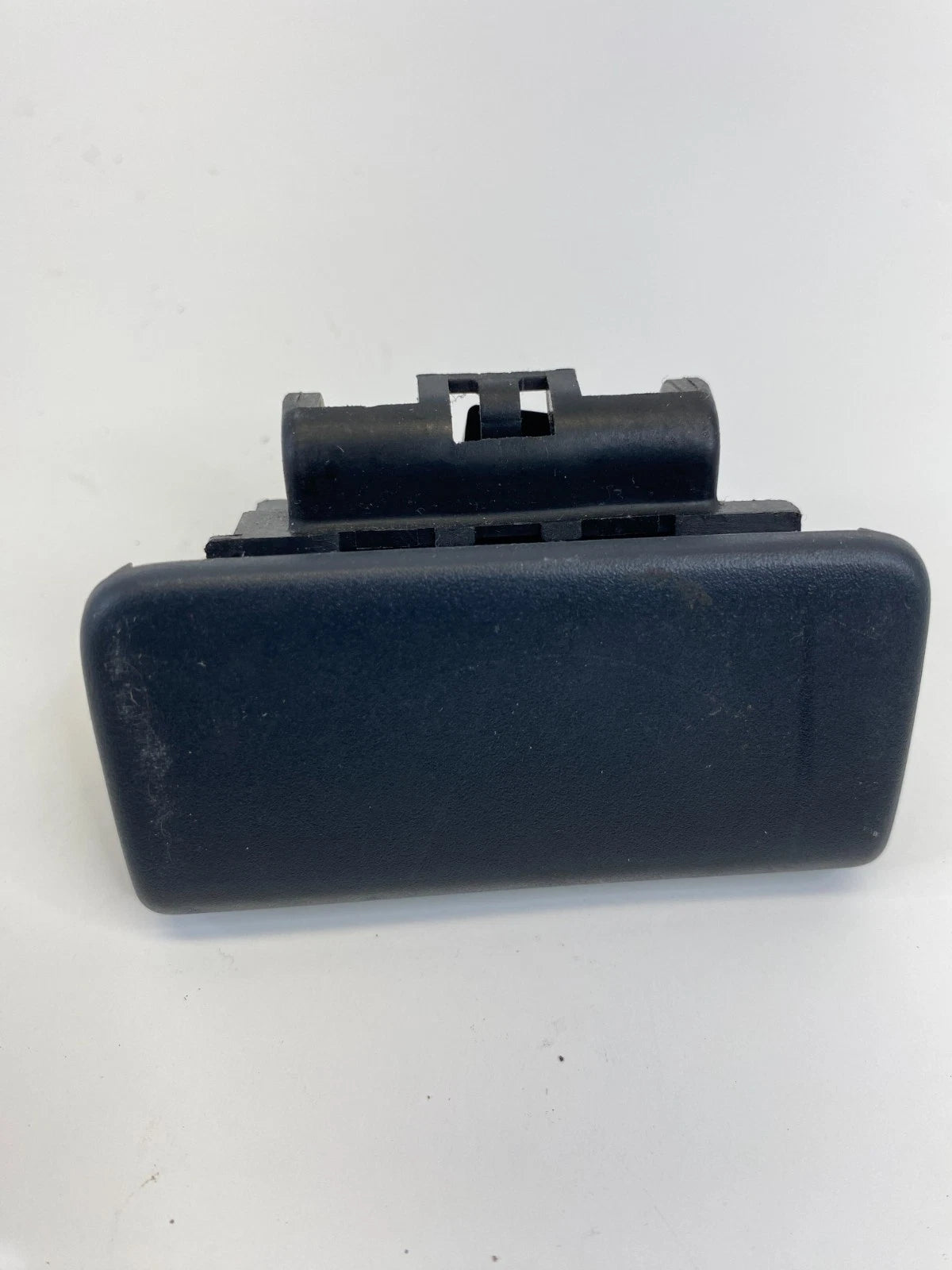 2003 2004 2005 2006 2007 2008 Pontiac Vibe Glove Box Lock Latch Door Handle OEM