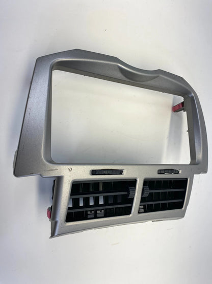 2008-2011 TOYOTA YARIS CENTER DASH AC AIR VENT & RADIO BEZEL TRIM 5540552580 OEM