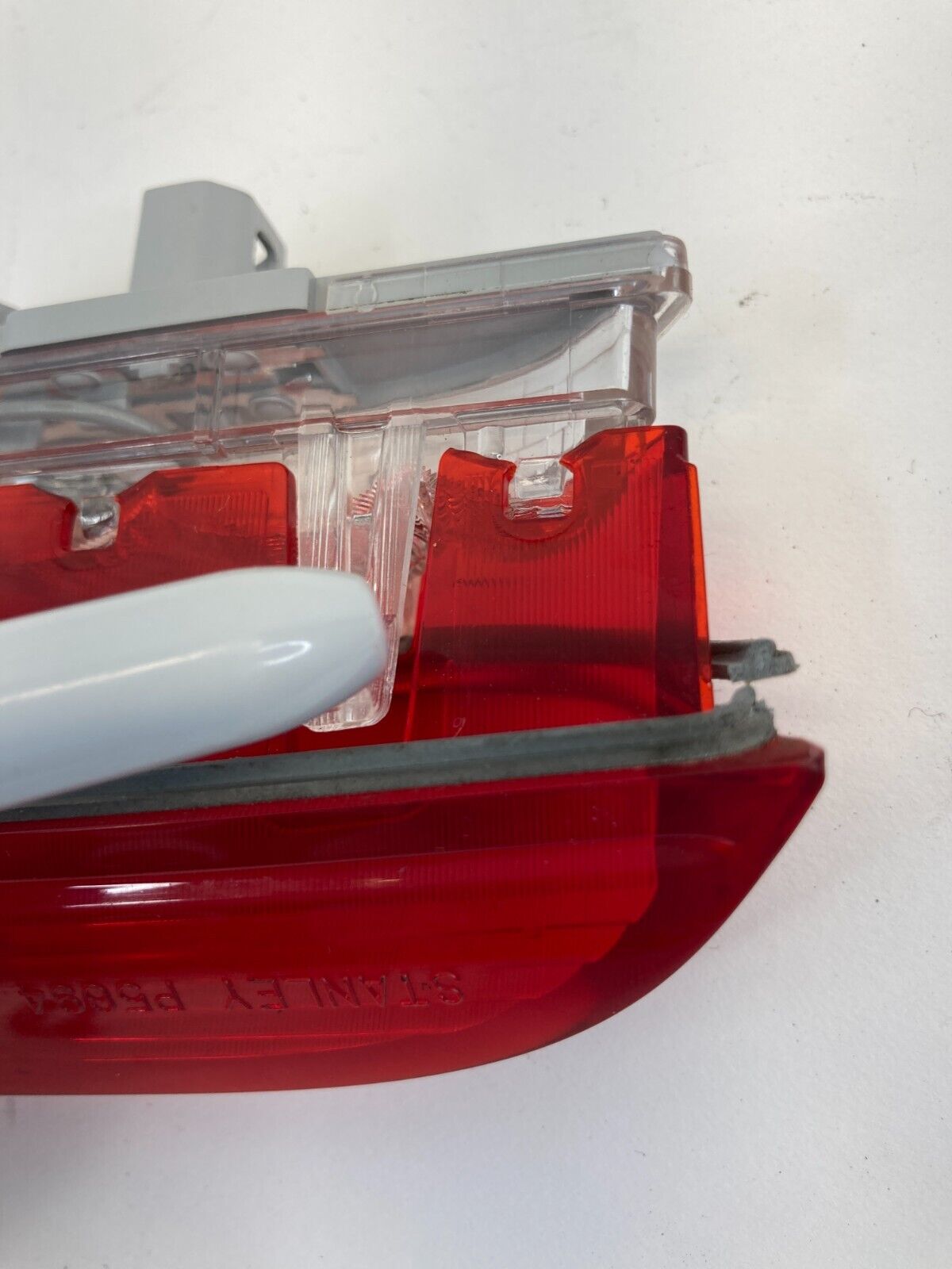 2007-2009 Mazda CX-7 Third 3rd Brake High Mount Stop Light Lamp D46151580 OEM