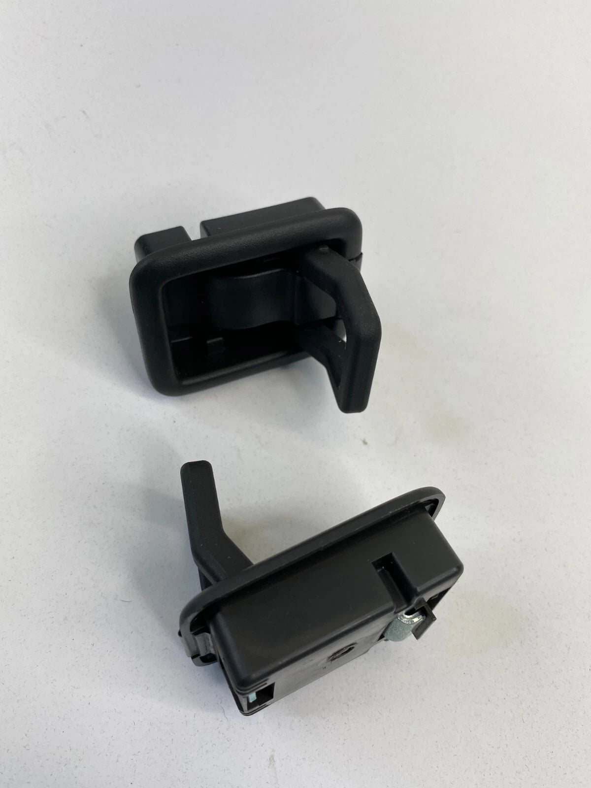 2012 12 NISSAN CUBE BASE REAR TRUNK STORAGE CARGO TIE DOWN HOOK PAIR SET 2 OEM
