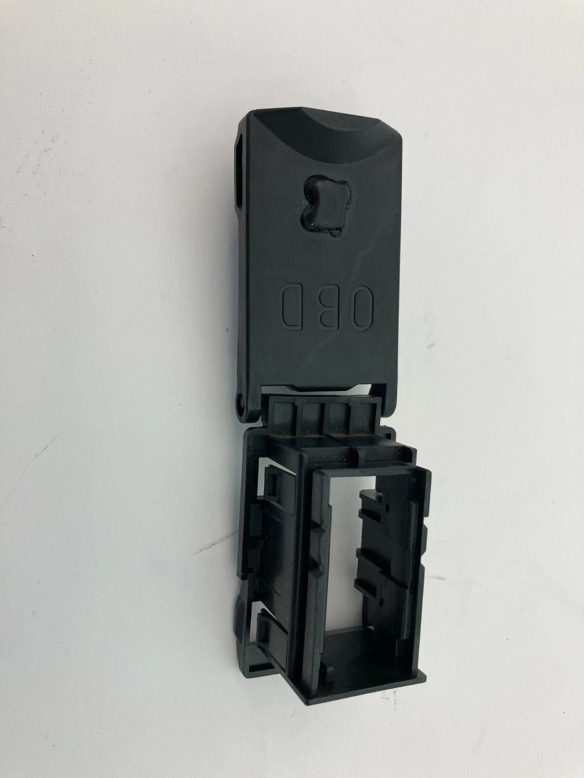 2001 2002 BMW 325I 325XI 330I 330XI DIAGNOSTIC OBD PLUG PORT COVER TRIM 6901665