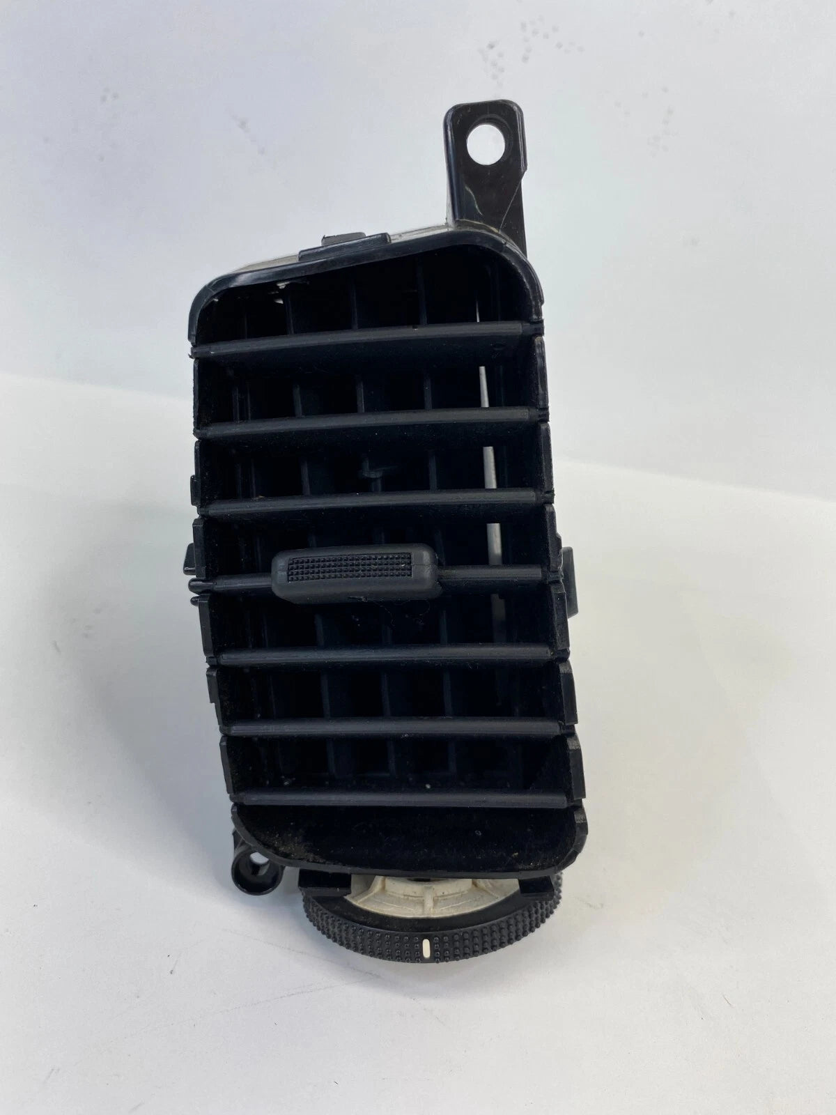 2006-2009 HYUNDAI ACCENT LEFT SIDE DASH CENTER AC AIR VENT DUCT 97410-1E000 OEM