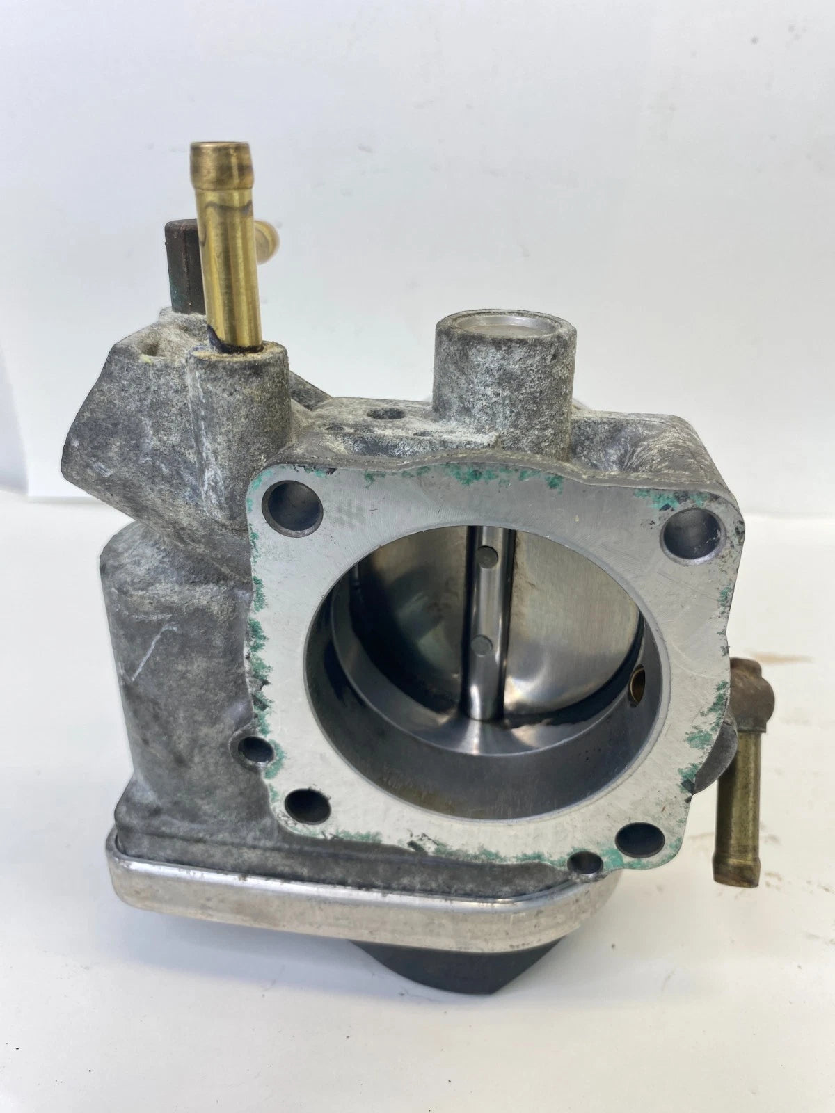2004 2005 VW NEW BEETLE JETTA 2.0L THROTTLE BODY VALVE ASSY 06A-133-062-S OEM