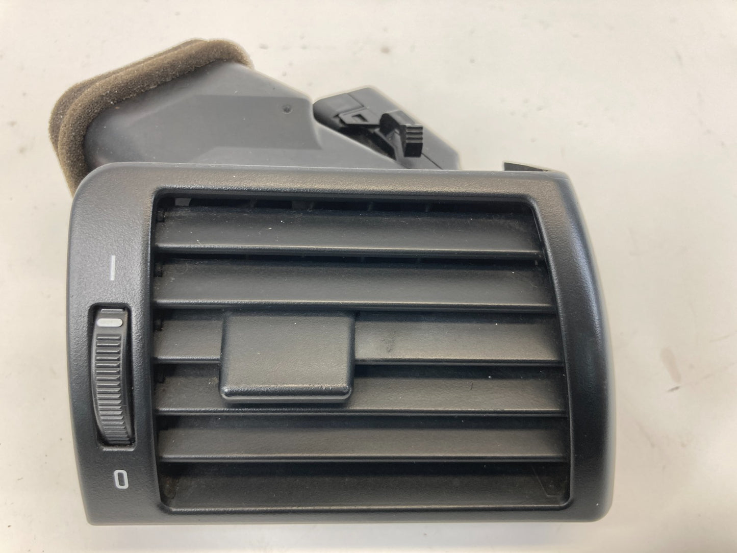 99 00 BMW 323i Dash Right Passenger Side AC Air Vent Grille Outer 64228361898