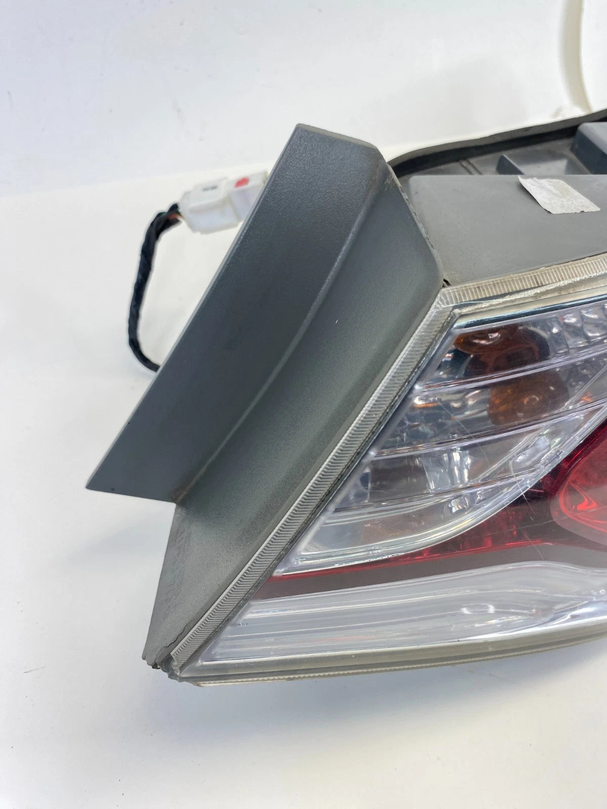 2011-2015 HYUNDAI SONATA RIGHT SIDE TAILLIGHT TAIL LIGHT LAMP OUTER QUARTER OEM