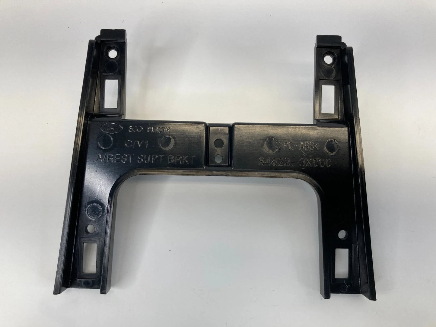 11-13 HYUNDAI ELANTRA ARMREST MOUNTING CONSOLE REAR BRACKET ASSY 84622-3X000 OEM