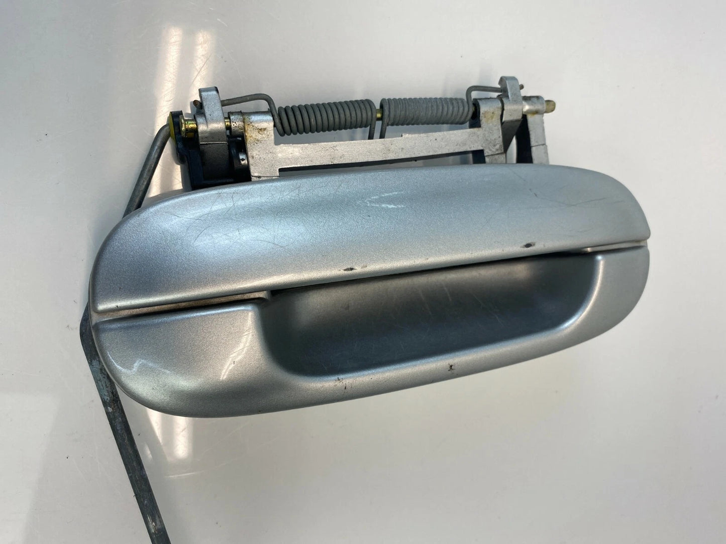 03-07 CADILLAC CTS FRONT RIGHT PASSENGER OUTER EXTERIOR DOOR HANDLE 25753670